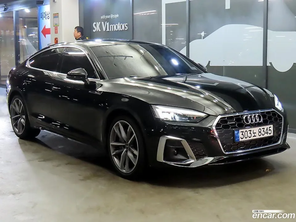 Audi A5 45 TFSI 2022 — фото 1, купить с доставкой в Москву
