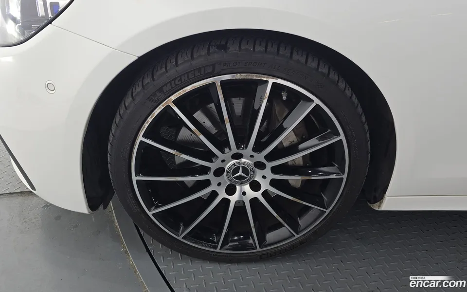 Mercedes-Benz E-Class E350 4MATIC AMG Line 2023 — миниатюра 2