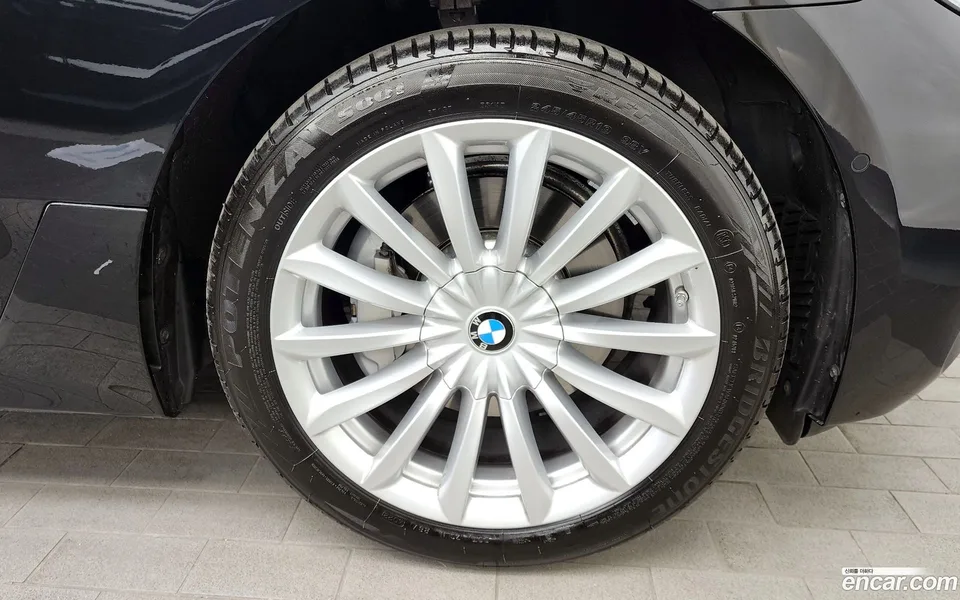 BMW 6 Series GT 630i xDrive 2023 — миниатюра 2
