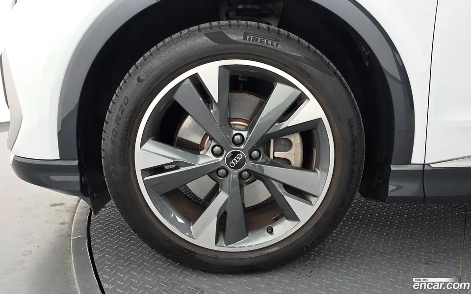 Audi Q4 e-tron 40 2022 — миниатюра 2