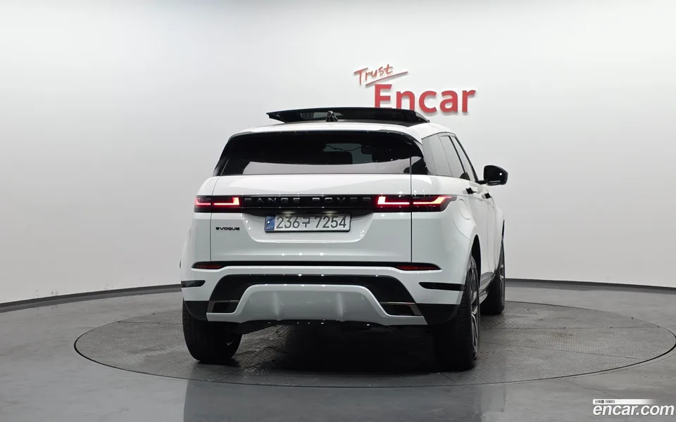 Land Rover Range Rover Evoque P250 SE 2024 — миниатюра 4