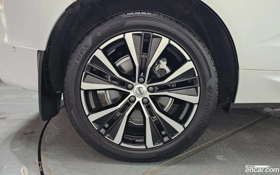 Volvo XC60 B6 2025 — миниатюра 2