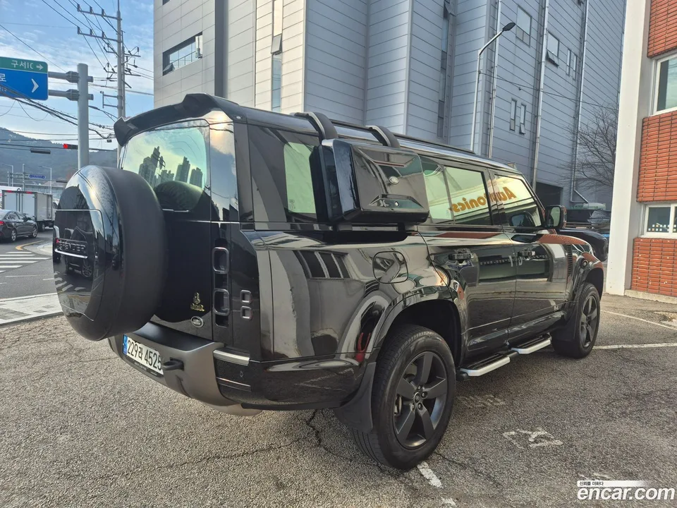 Land Rover Defender 130 D300 X- HSE 2023 — миниатюра 4