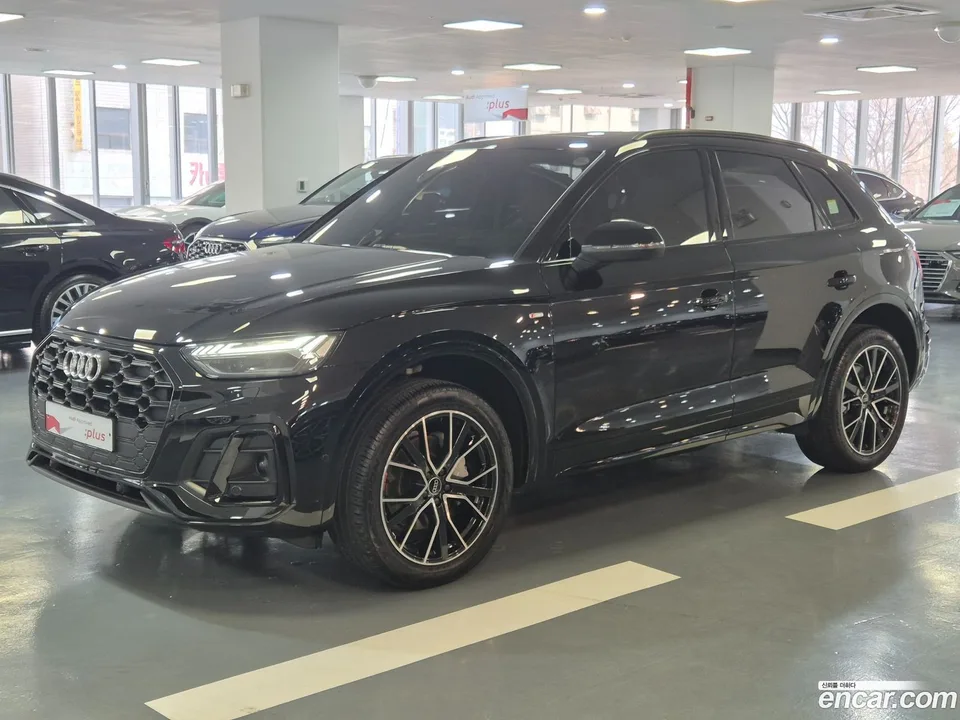 Audi Q5 45 TFSI 2024 — фото 1, купить с доставкой в Москву