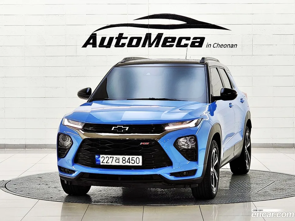 Chevrolet Trailblazer 1.3 2WD 2023 — фото 1, купить с доставкой в Москву