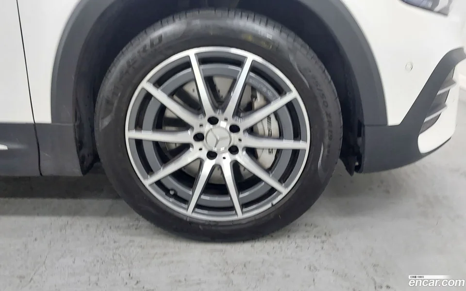 Mercedes-Benz GLB-Class AMG GLB35 4MATIC 2022 — миниатюра 2