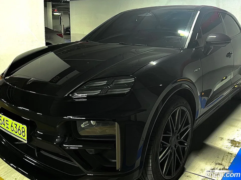 Porsche Macan Electric 2025 — миниатюра 3