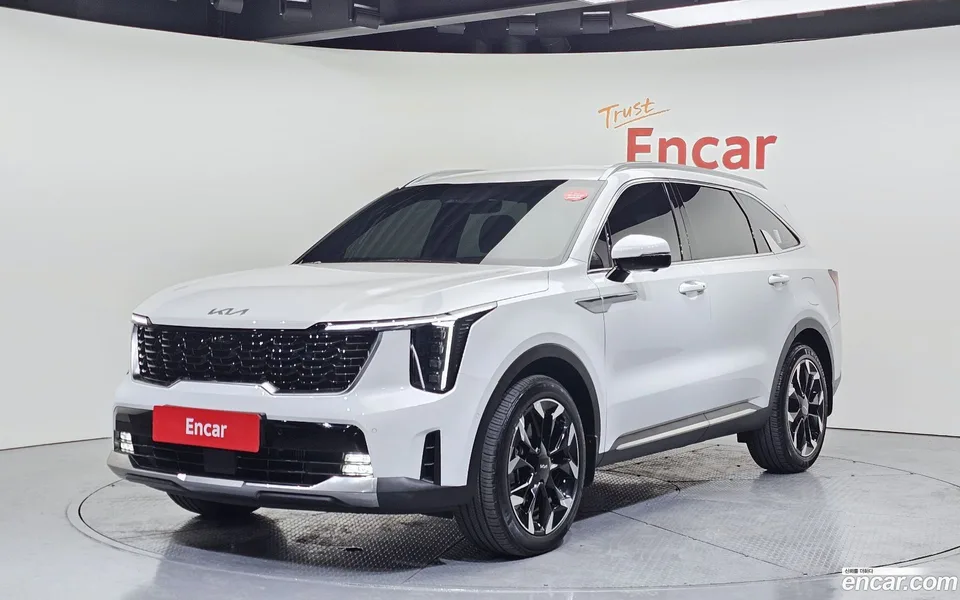 Kia Sorento 2.5T 2WD 2023 — фото 1, купить с доставкой в Москву
