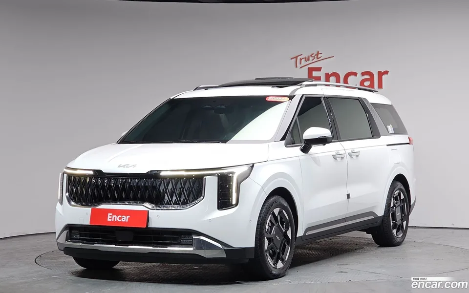Kia Carnival HEV 7 2024 — фото 1, купить с доставкой в Москву