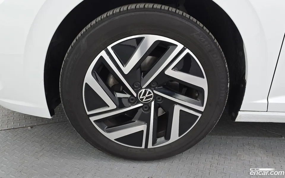 Volkswagen Jetta 1.5 TSI 2023 — миниатюра 2