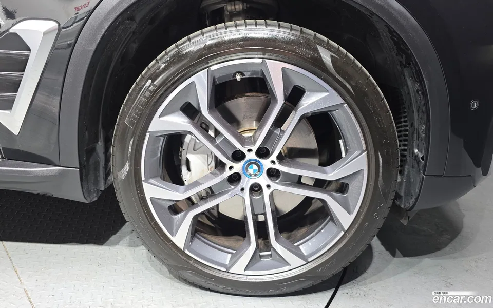 BMW X5 xDrive 50e xLine 2025 — миниатюра 2