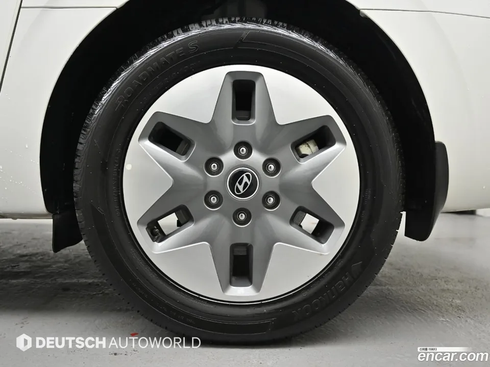 Hyundai Staria 11 2024 — миниатюра 2