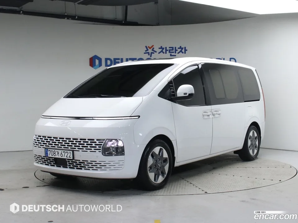 Hyundai Staria 11 2024 — фото 1, купить с доставкой в Москву