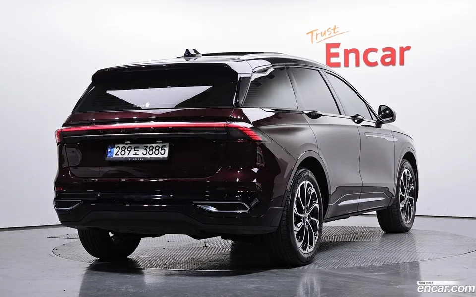 Lincoln Nautilus 2.0 AWD 2024 — миниатюра 2
