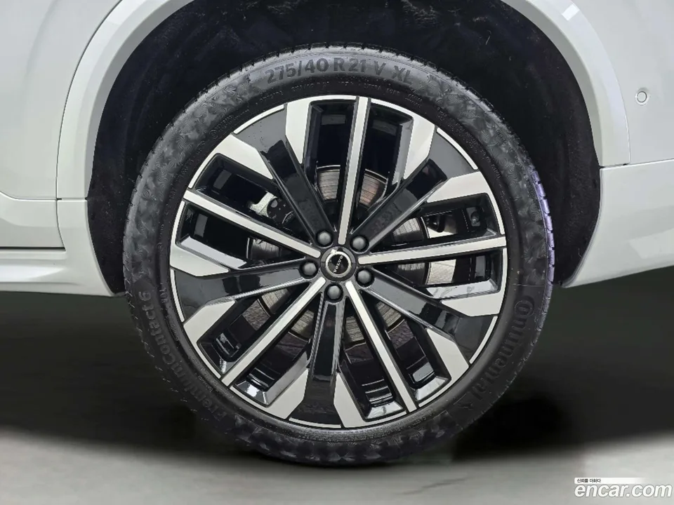 Volvo XC90 B6 2025 — миниатюра 2