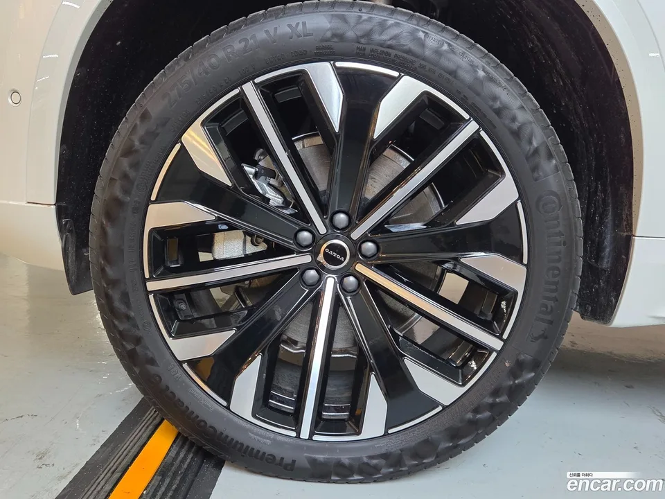 Volvo XC90 B6 2025 — миниатюра 2