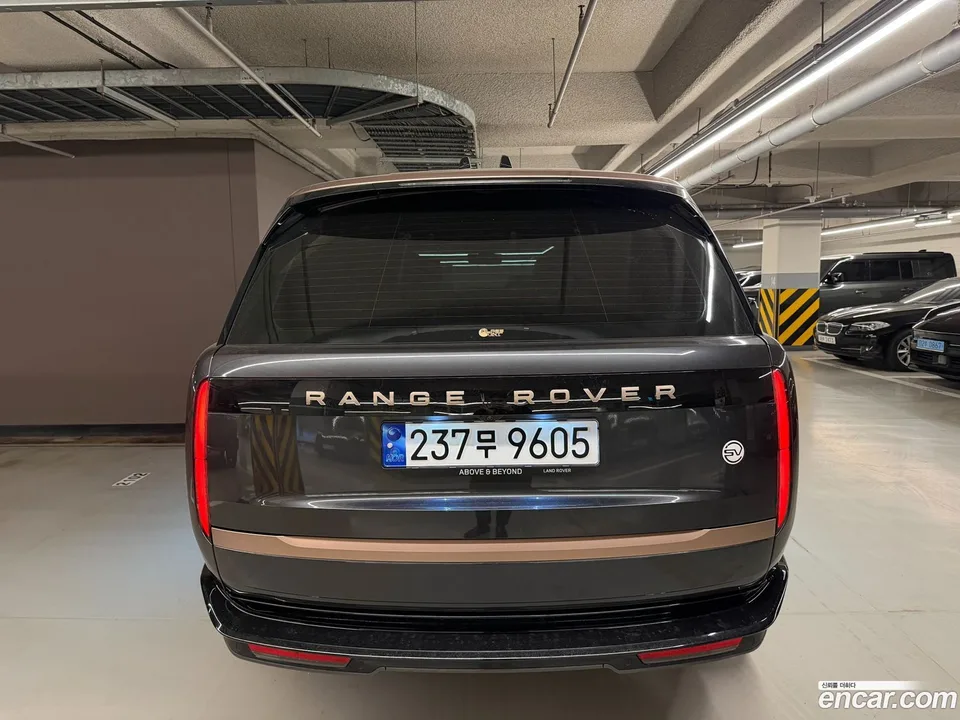 Land Rover Range Rover P530 SV LWB 2023 — миниатюра 2