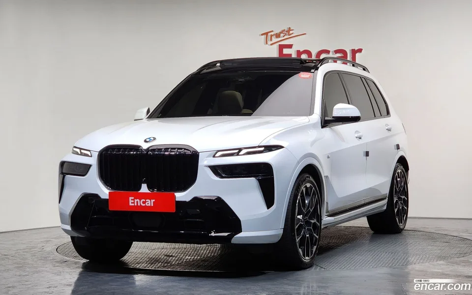 BMW X7 xDrive 40i M 6 2023 — фото 1, купить с доставкой в Москву