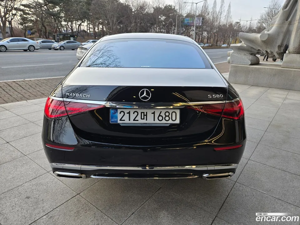 Mercedes-Benz S-Class S580 4MATIC 2025 — thumbnail 4
