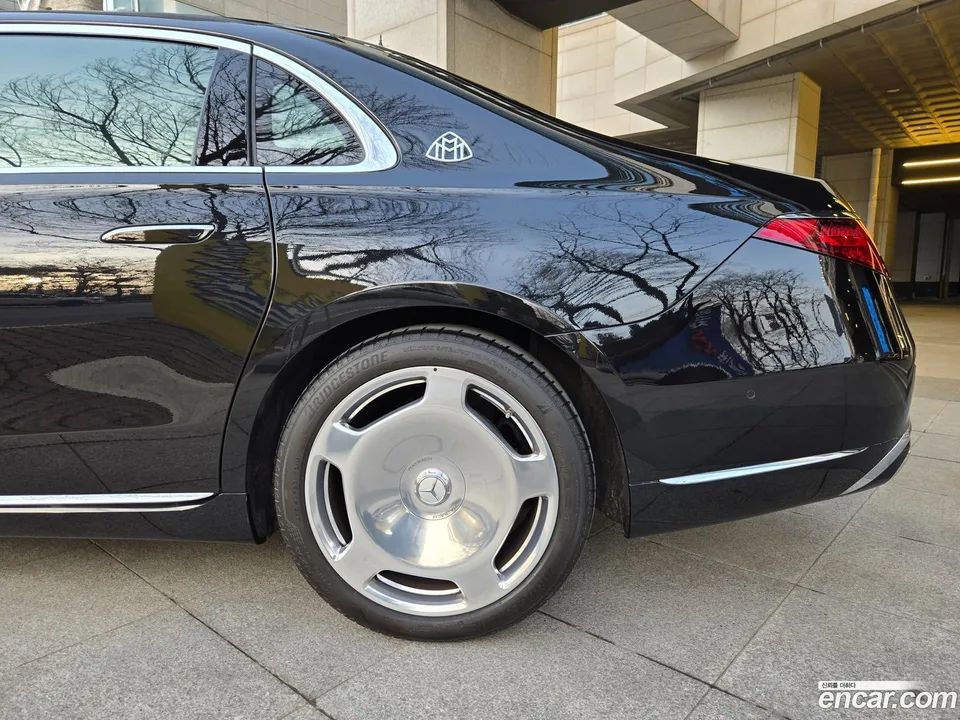 Mercedes-Benz S-Class S580 4MATIC 2025 — thumbnail 5