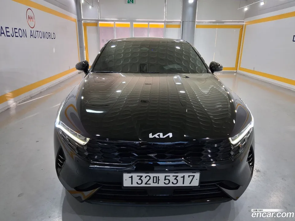 Kia K5 Hybrid 2023 — фото 1, купить с доставкой в Москву