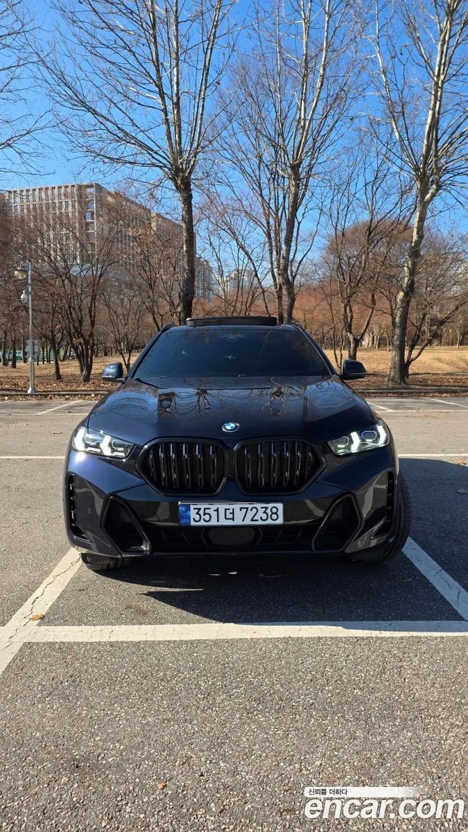 BMW X6 xDrive40i M 2023 — фото 1, купить с доставкой в Москву