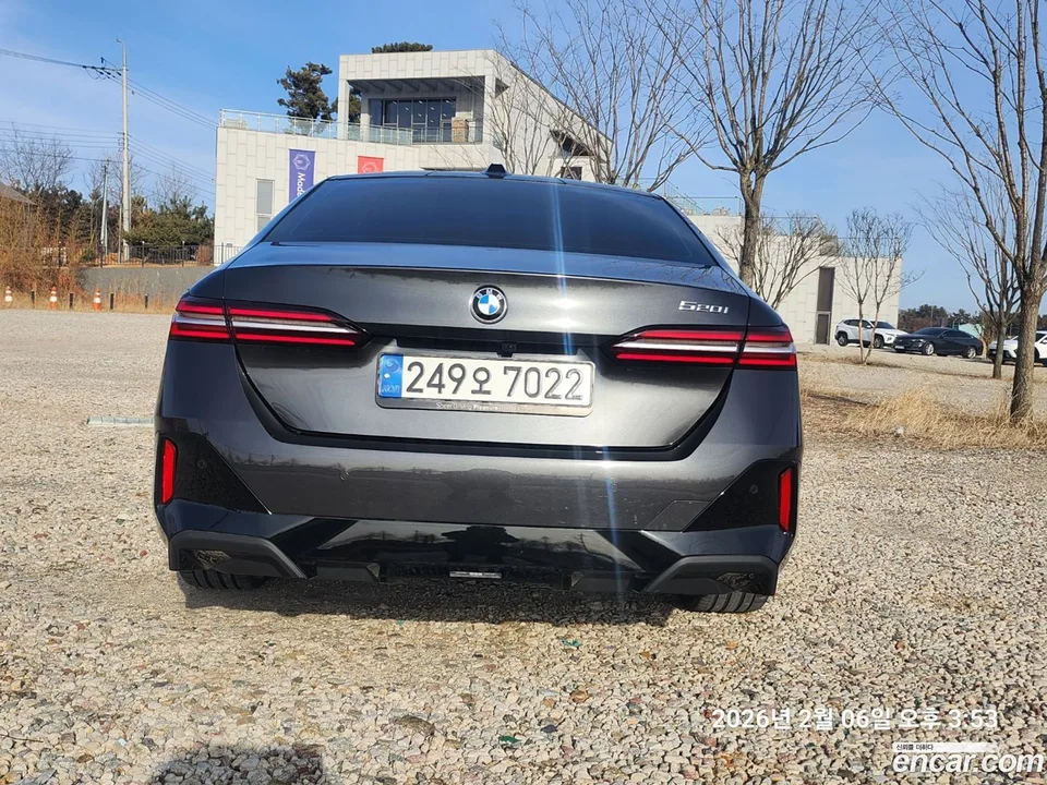 BMW 5 Series 520i M 2024 — миниатюра 4