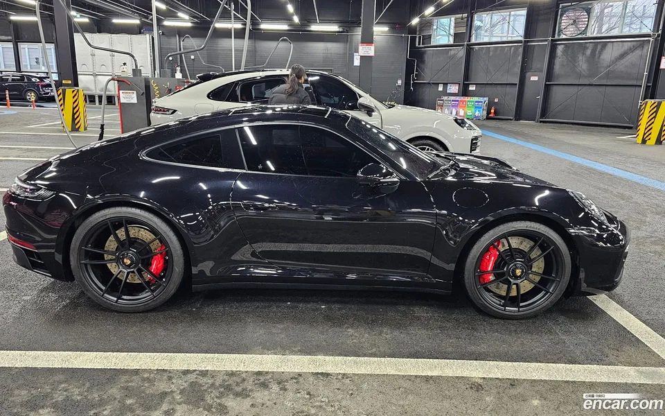 Porsche 911 (992) GTS 2023 — photo 1, buy with delivery to Moscow