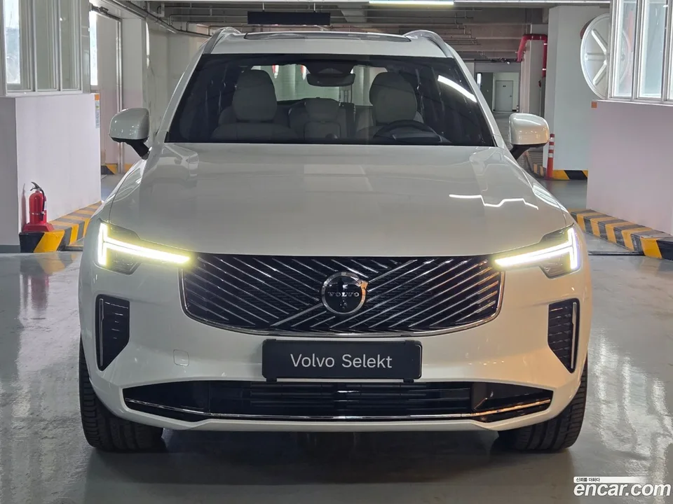 Volvo XC90 T8 2025 — миниатюра 3