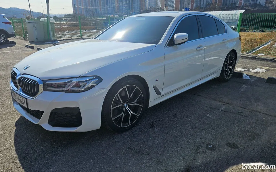BMW 5 Series 530i M 2022 — миниатюра 3