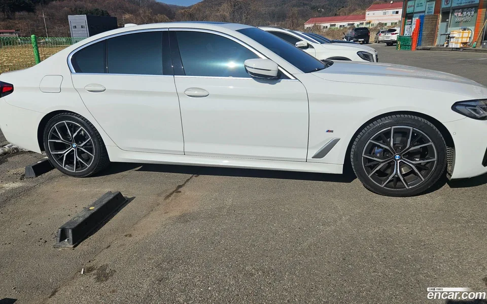 BMW 5 Series 530i M 2022 — миниатюра 5