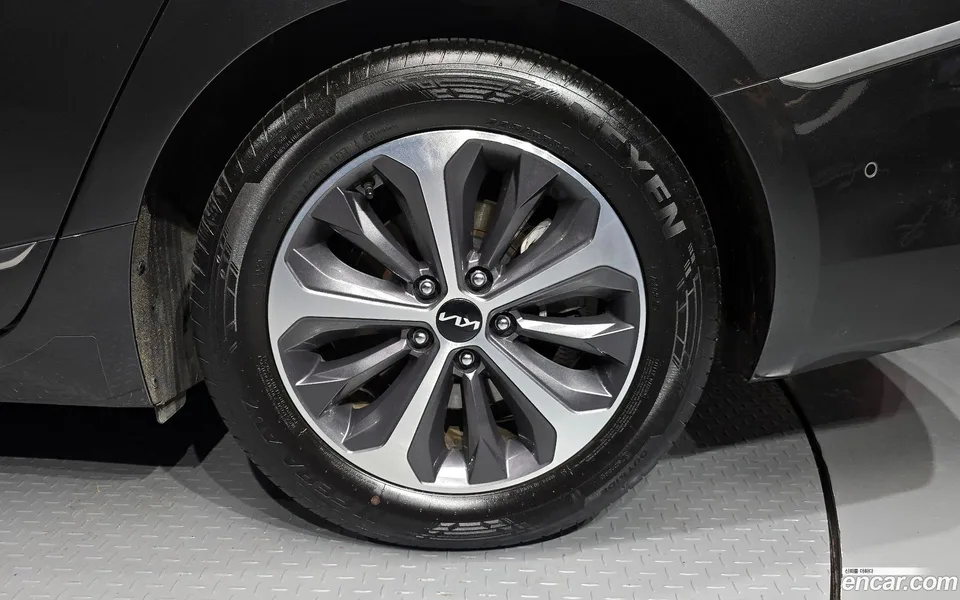 Kia K8 Hybrid 2022 — миниатюра 2
