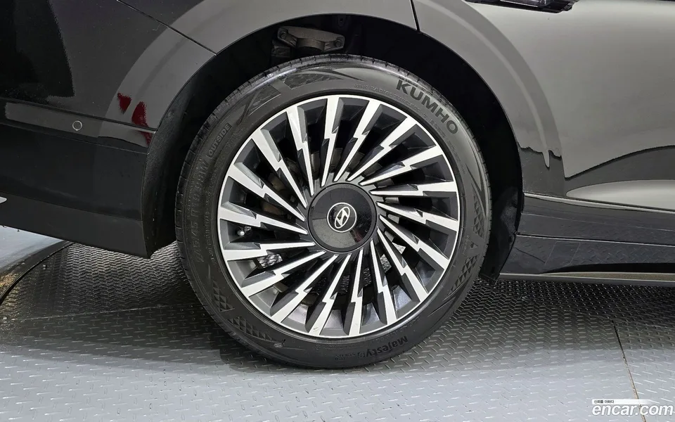 Hyundai Grandeur 2.5 2WD 2023 — миниатюра 2