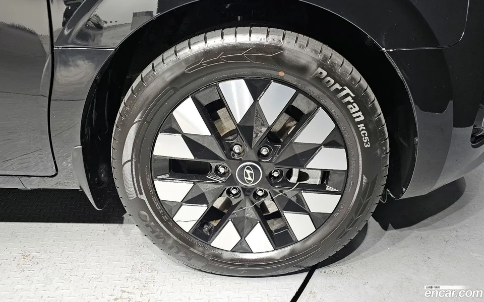 Hyundai Staria 4WD 9 2024 — миниатюра 2