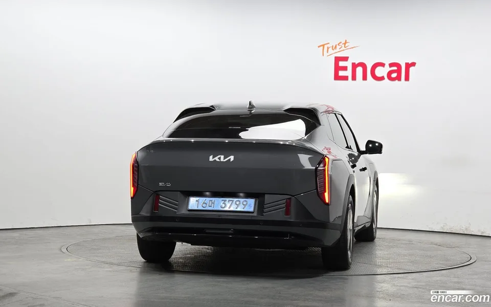 Kia EV4 2WD 2025 — миниатюра 4