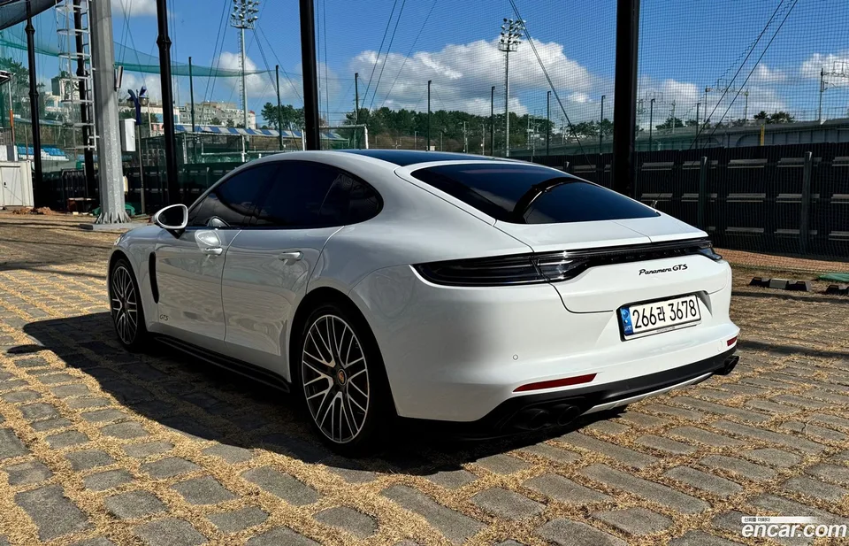 Porsche Panamera (971) 4.0 GTS 2022 — миниатюра 2
