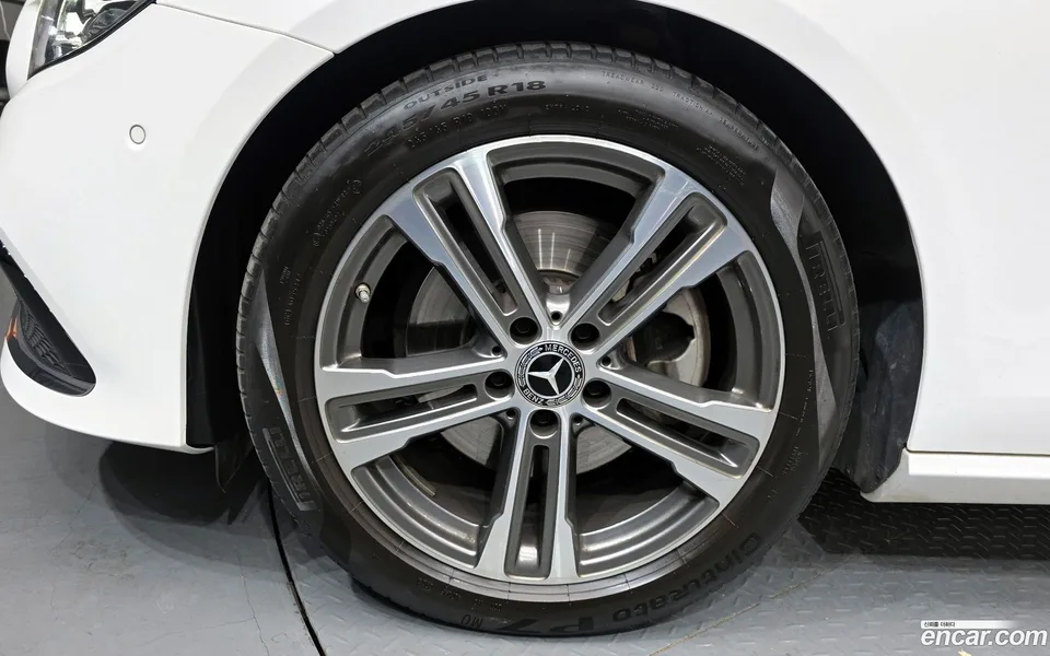 Mercedes-Benz E-Class E250 2023 — миниатюра 5