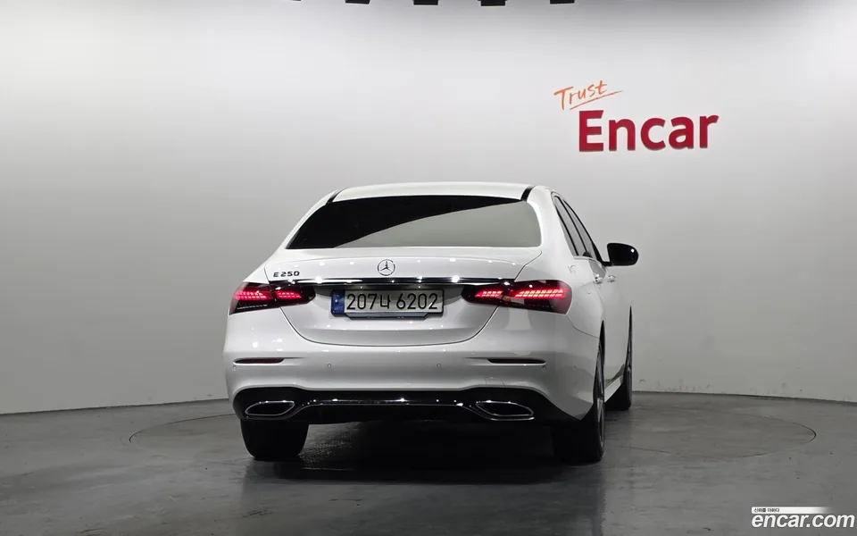 Mercedes-Benz E-Class E250 AMG Line 2023 — миниатюра 4