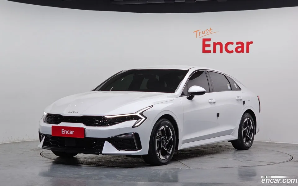 Kia K5 2.0 LPi() 2023 — фото 1, купить с доставкой в Москву