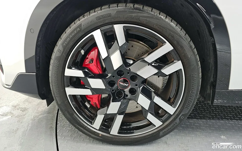 MINI Cooper S Countryman ALL4 JCW 2024 — миниатюра 2