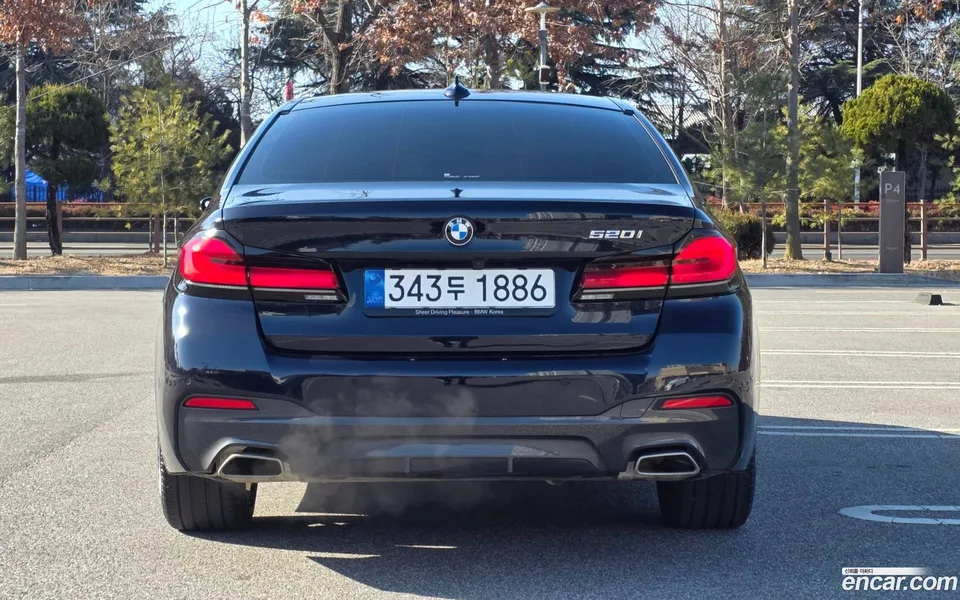 BMW 5 Series 520i M 2023 — миниатюра 4