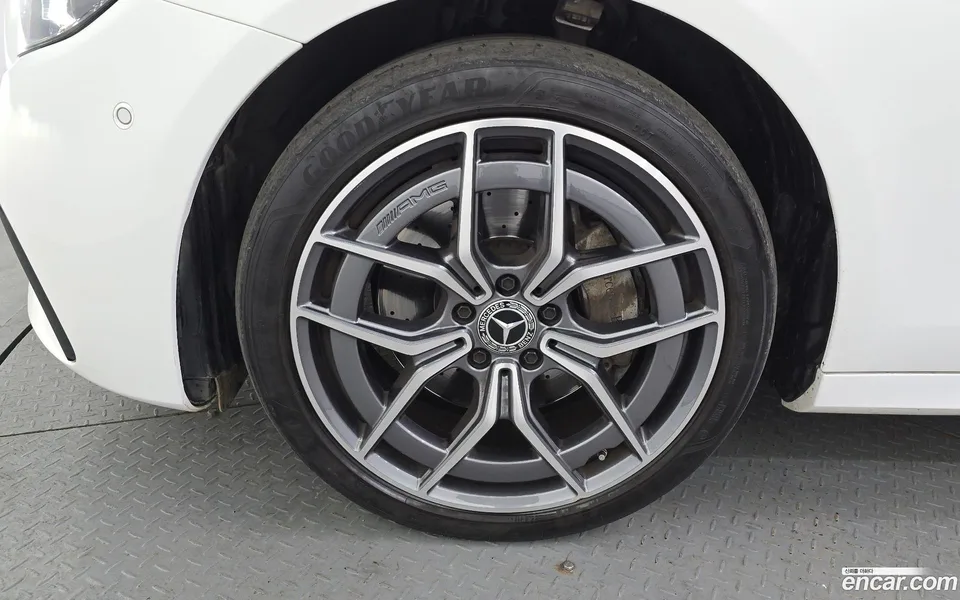 Mercedes-Benz E-Class E220d 4MATIC AMG Line 2023 — миниатюра 2