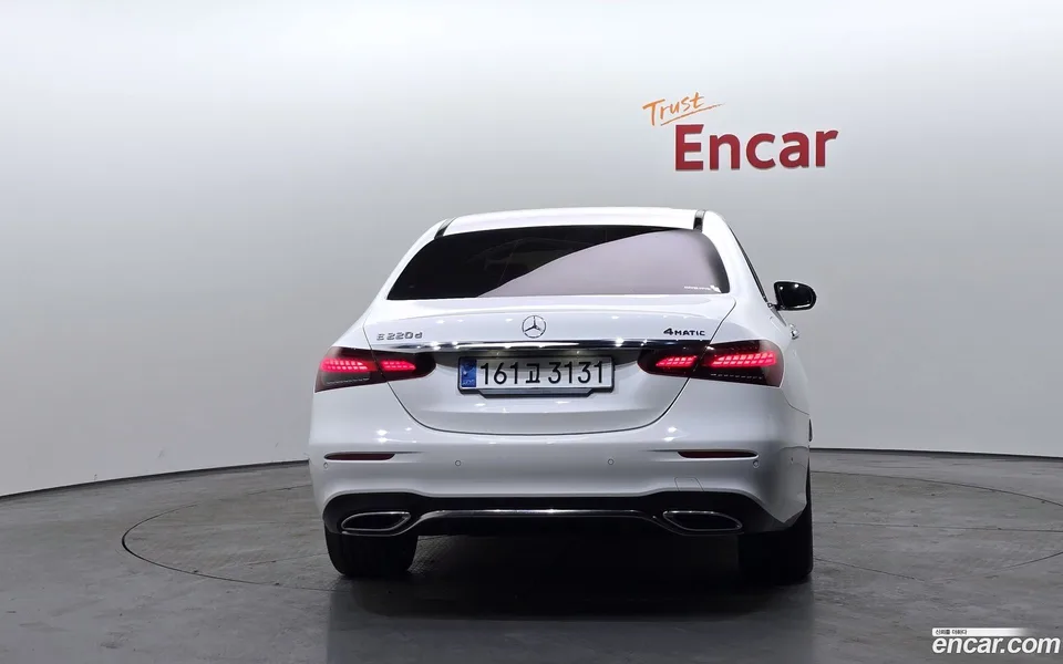 Mercedes-Benz E-Class E220d 4MATIC AMG Line 2023 — миниатюра 4