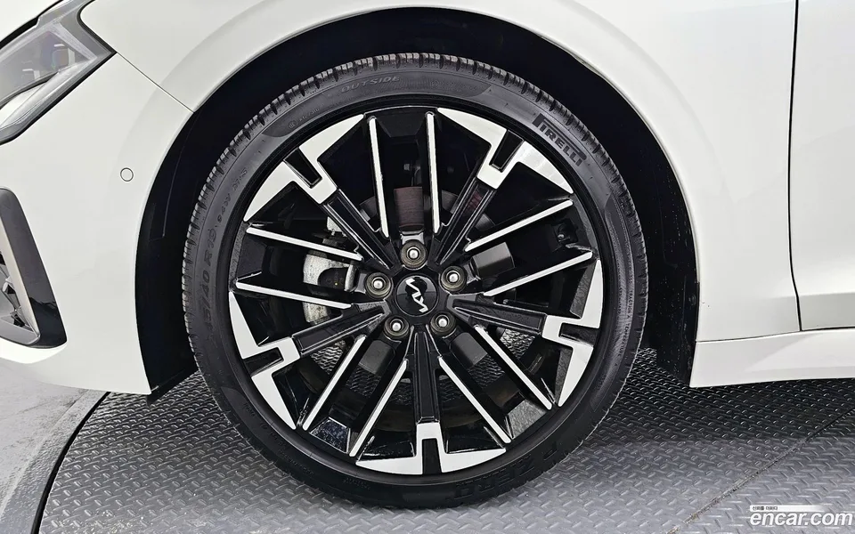 Kia K5 1.6 2023 — миниатюра 2
