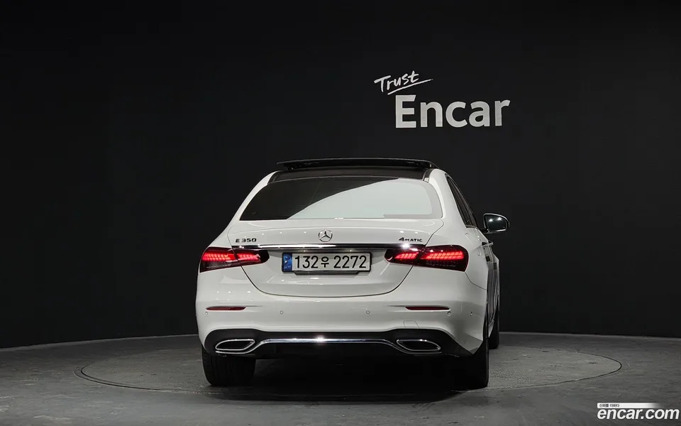 Mercedes-Benz E-Class E350 4MATIC AMG Line 2022 — миниатюра 4