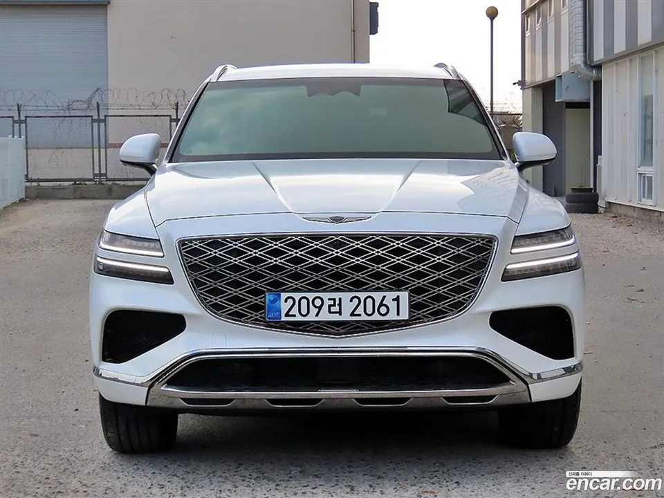 Genesis GV80 2.5T AWD 2023 — фото 1, купить с доставкой в Москву
