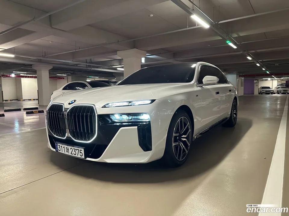BMW 7 Series 740d xDrive M 2024 — миниатюра 3