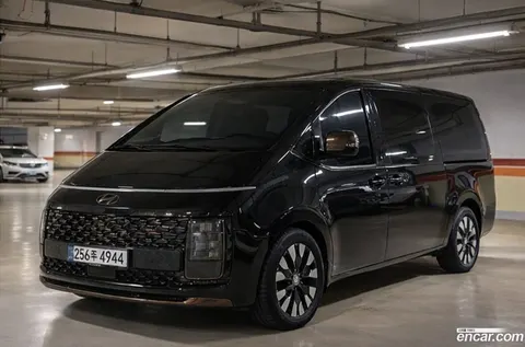 Hyundai Staria 2025 купить в Москве