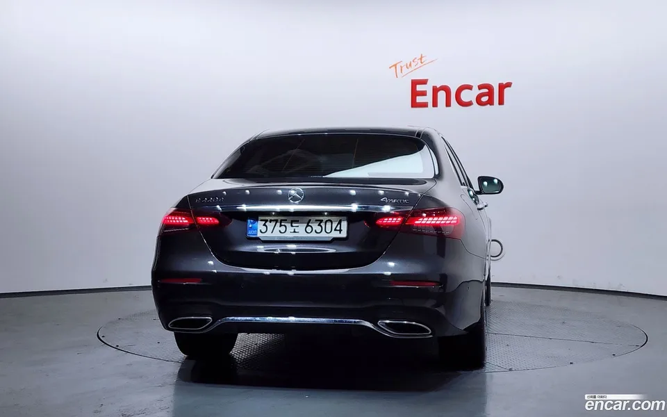 Mercedes-Benz E-Class E220d 4MATIC AMG Line 2022 — миниатюра 4