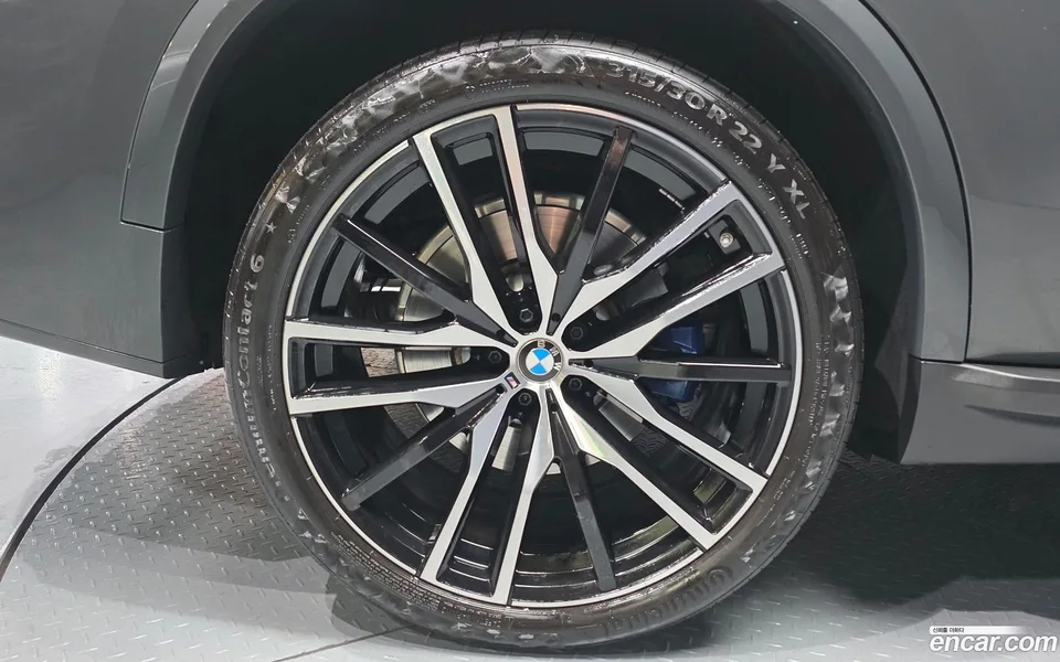 BMW X5 xDrive 40d M 2022 — миниатюра 2